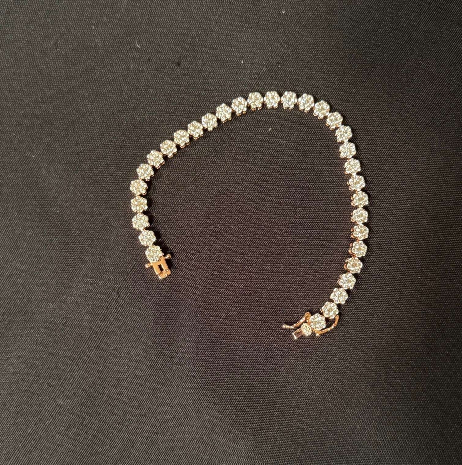 Classic Diamond Tennis Bracelet – Gold Elegance